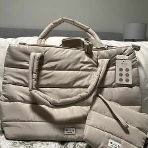 Wilo the Label Beige Quilted Tote Bag with Pouch